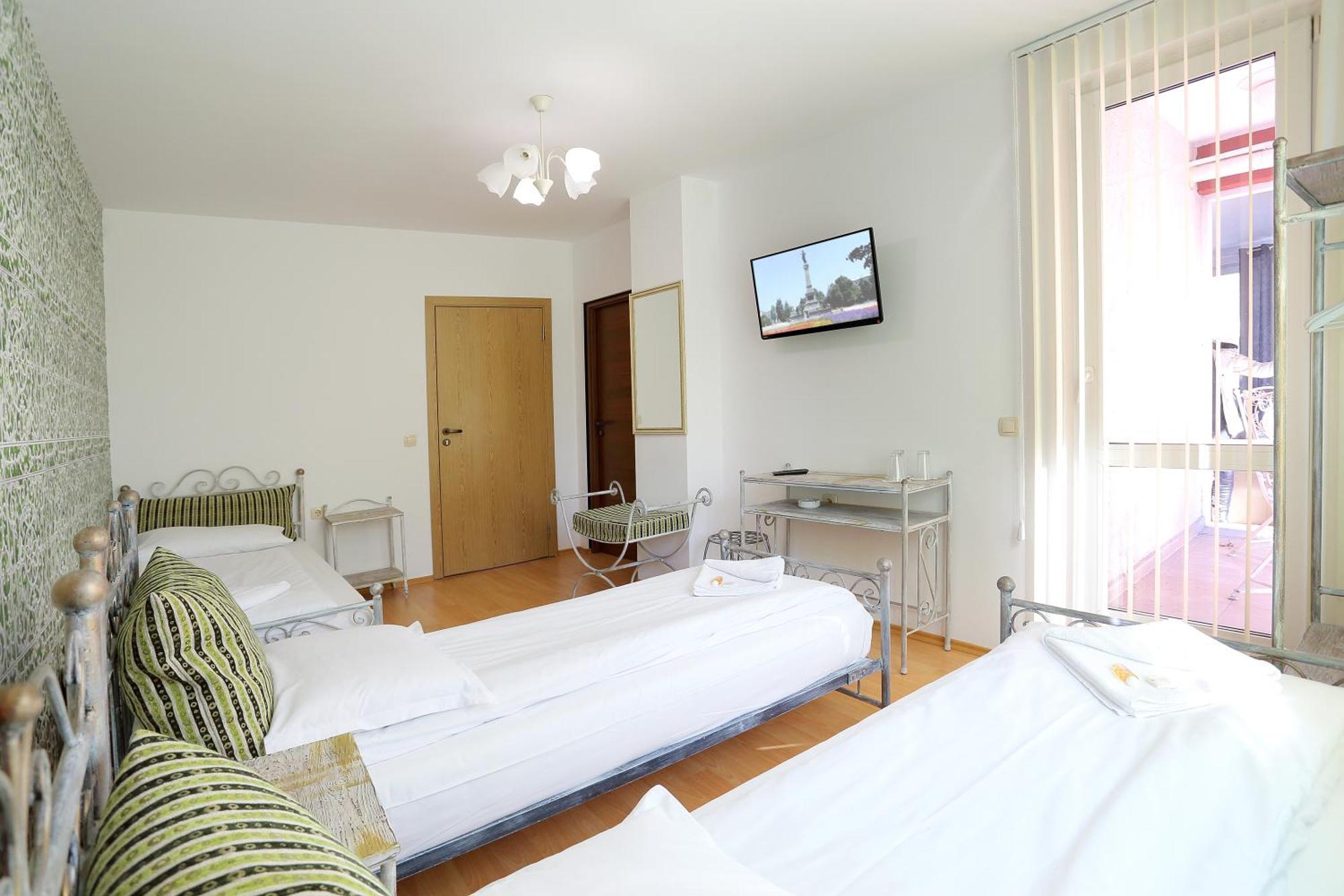 Family Hotel Amor รูเซ ภายนอก รูปภาพ