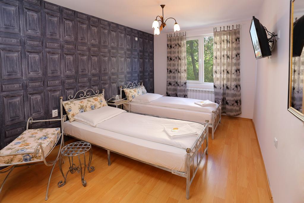 Family Hotel Amor รูเซ ภายนอก รูปภาพ